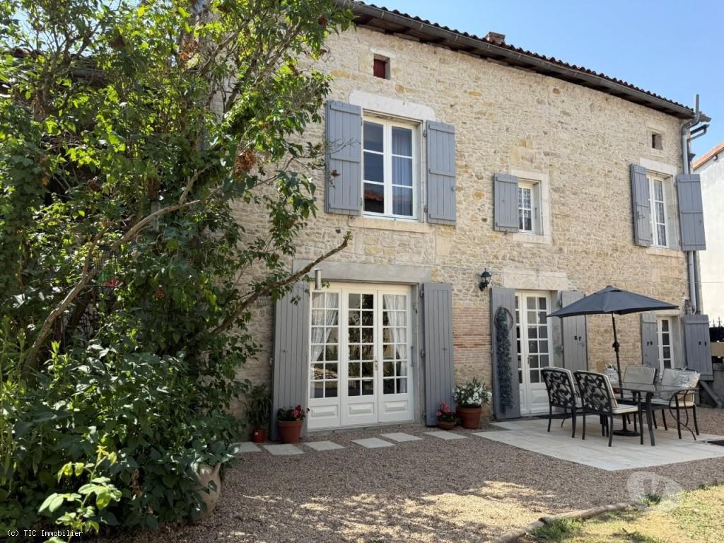 Vente Maison Charente Champagne Mouton - 16350 - Photos Vivastreet Superbe Maison de Village de 5 Chambres Près de Champagne Mouton
