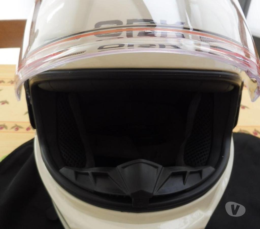 Pièces et services moto Essonne Athis Mons - 91200 - Photos Vivastreet un magnifique casque intégral moto