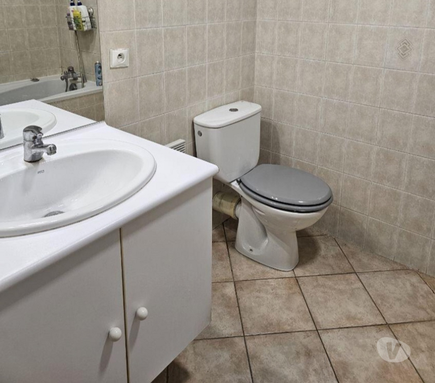 Location appartement Savoie La Motte Servolex - 73290 - Photos Vivastreet T2 en 1er étage 53m2 cave place stationnement