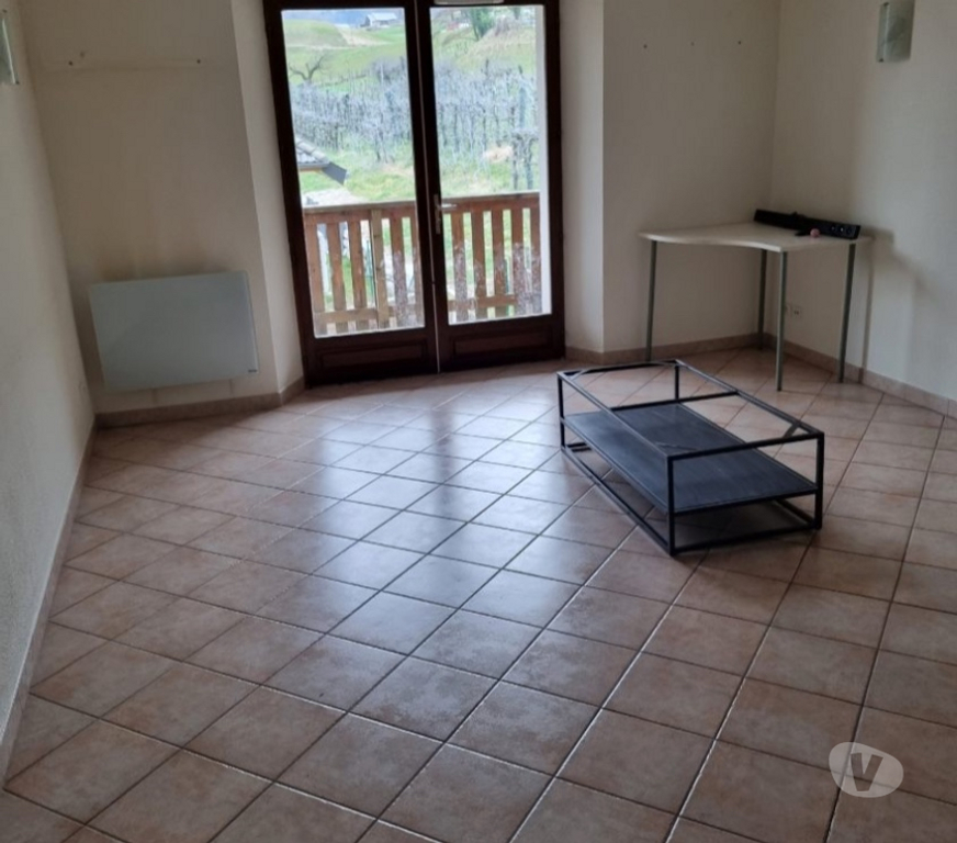 Location appartement Savoie La Motte Servolex - 73290 - Photos Vivastreet T2 en 1er étage 53m2 cave place stationnement