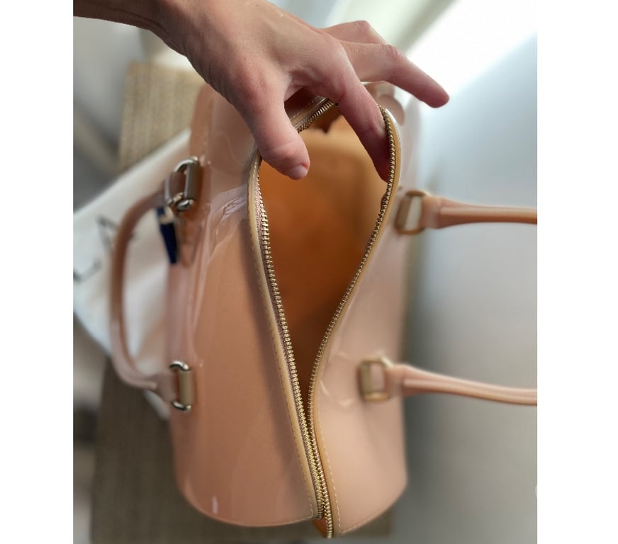 Accessoires - Bagagerie Alpes-Maritimes Nice - Photos Vivastreet Sac femme FURLA Candy bag