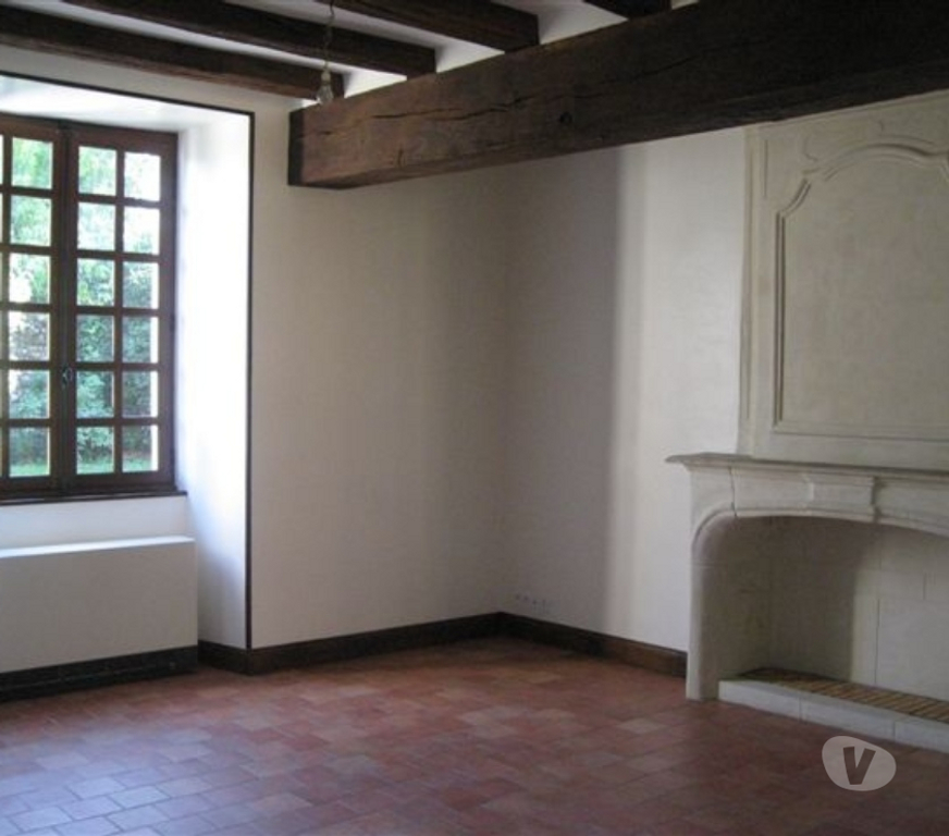 Location maison Sarthe La Chapelle Huon - 72310 - Photos Vivastreet Logement T3 dans ancien presbytère
