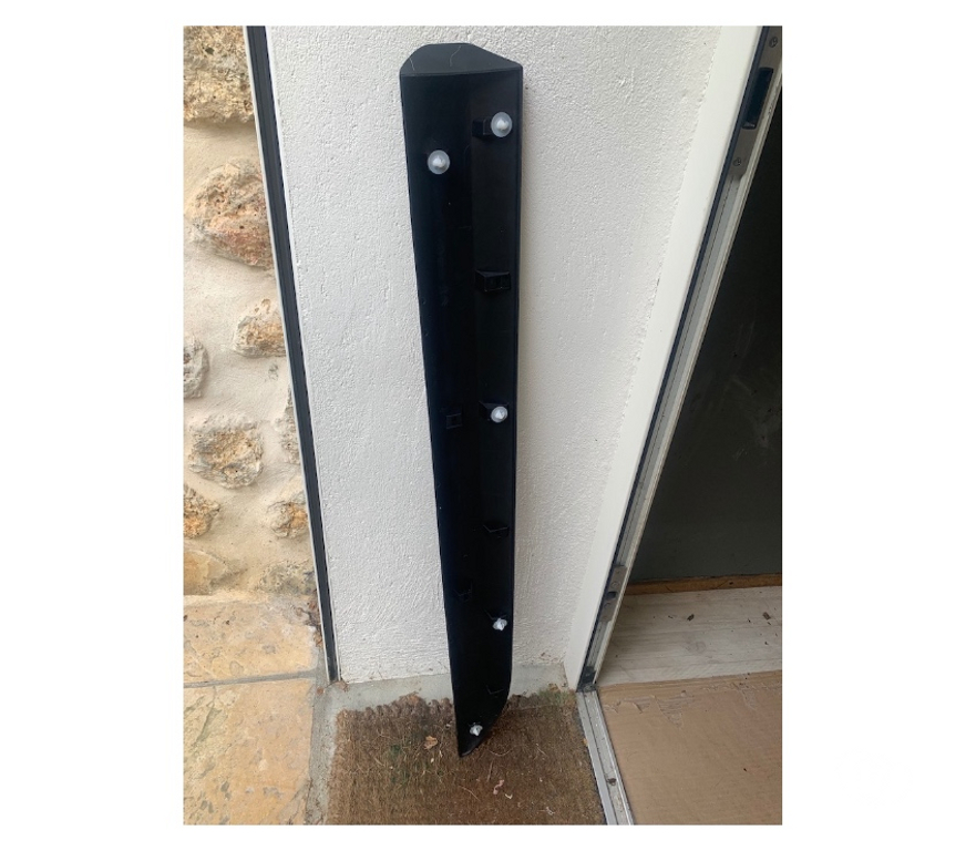 Equipements utilitaire Essonne Bievres - 91570 - Photos Vivastreet Moulure de porte avant gauche 9808747177