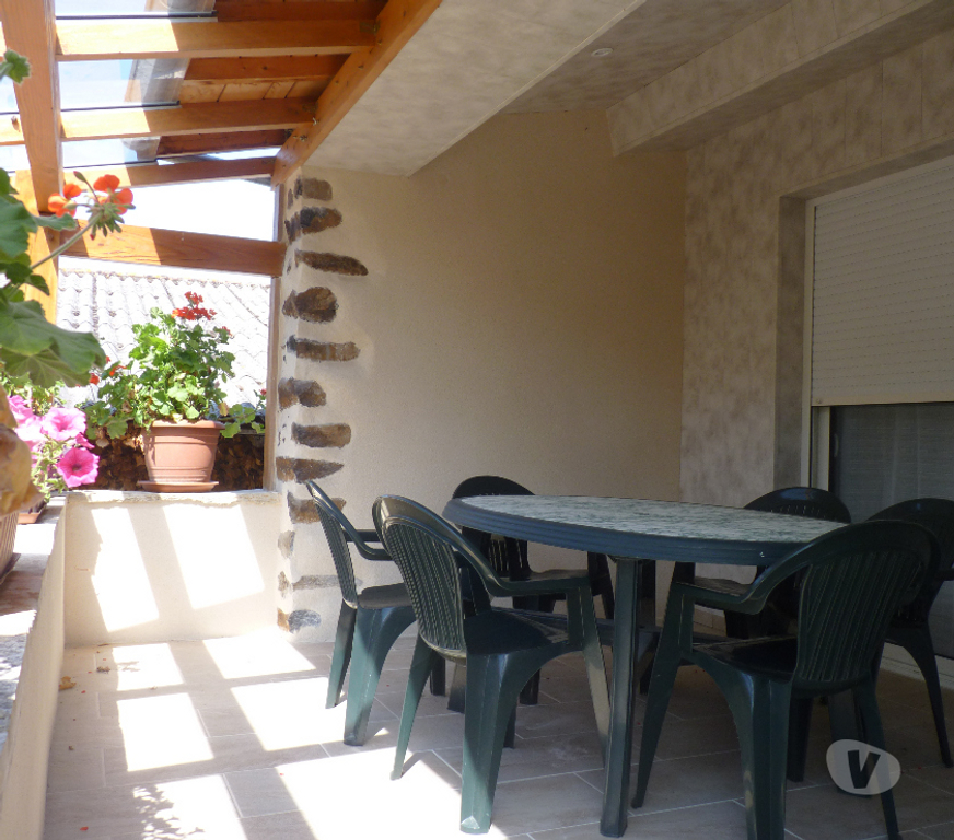 location saisonniere Puy-de-Dôme St Julien de Coppel - 63160 - Photos Vivastreet Gîte Auvergne 5 pers Dispo du 30 07 au 6 aôut: soldée