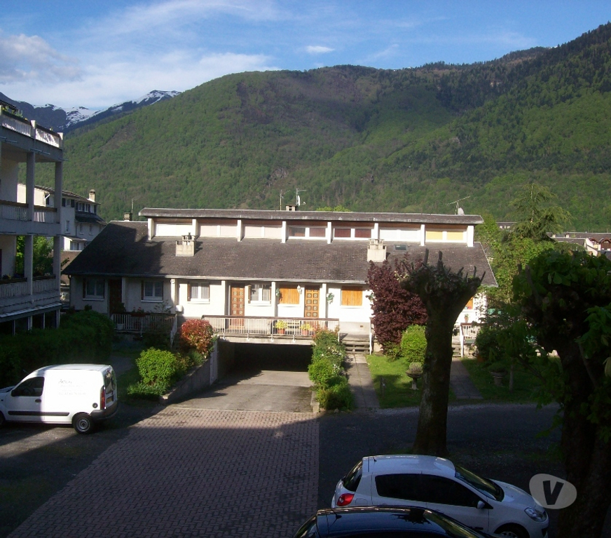 location saisonniere Haute-Garonne Bagneres de Luchon - Photos Vivastreet loue studio plein centre