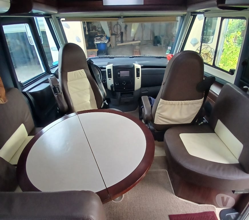 Camping car occasion Côtes-d'Armor Lanvollon - 22290 - Photos Vivastreet CAMPING CAR INTEGRAL ESTEREL EXCLUSIVE 43