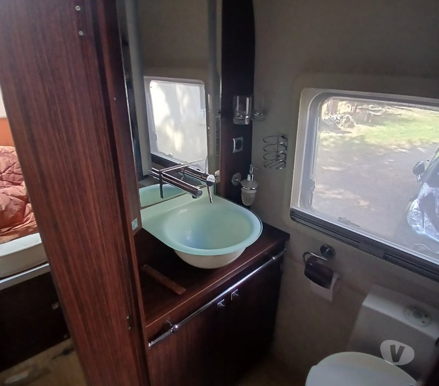 Camping car occasion Côtes-d'Armor Lanvollon - 22290 - Photos Vivastreet CAMPING CAR INTEGRAL ESTEREL EXCLUSIVE 43
