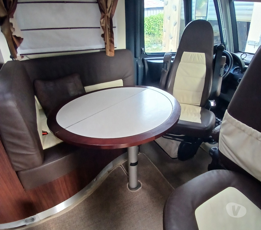 Camping car occasion Côtes-d'Armor Lanvollon - 22290 - Photos Vivastreet CAMPING CAR INTEGRAL ESTEREL EXCLUSIVE 43