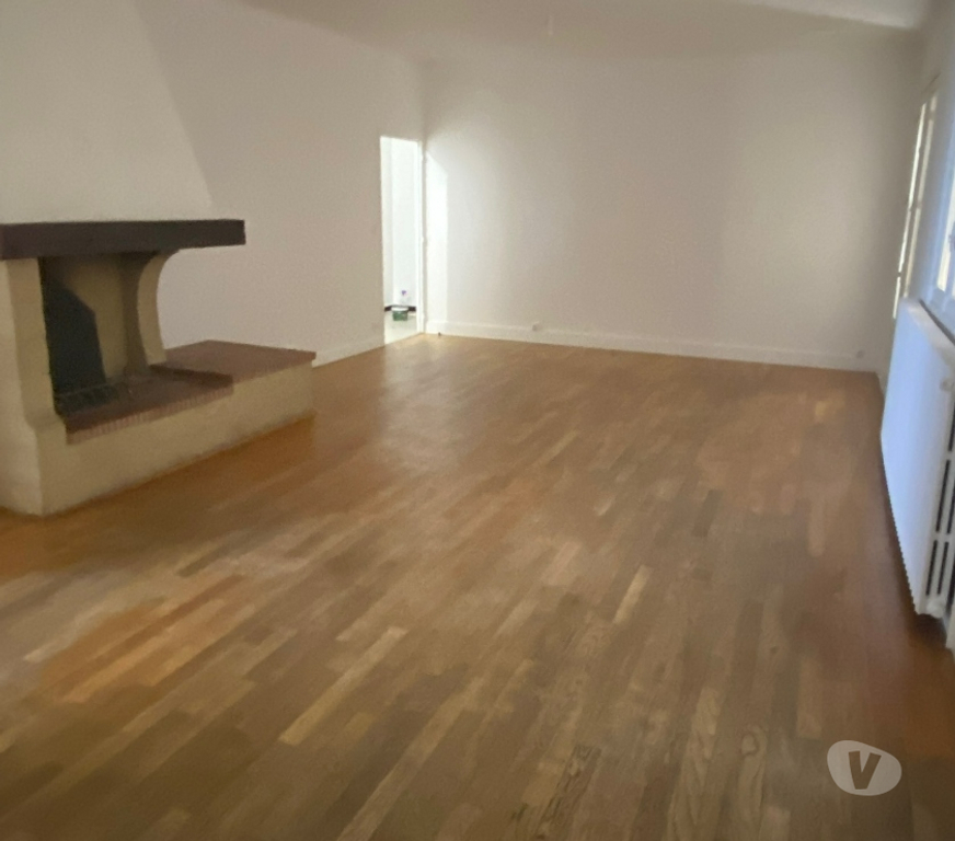 Vente Immeuble Lot Gourdon - 46300 - Photos Vivastreet MAISON COMPRENANT 3 LOGEMENTS SUR 2 NIVEAUX