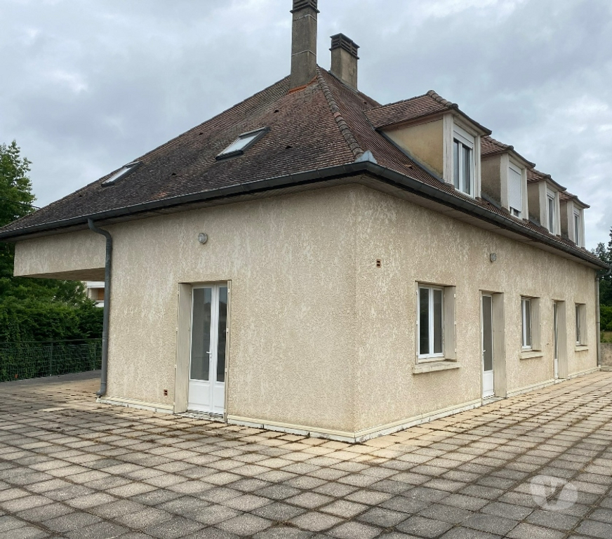 Vente Immeuble Lot Gourdon - 46300 - Photos Vivastreet MAISON COMPRENANT 3 LOGEMENTS SUR 2 NIVEAUX