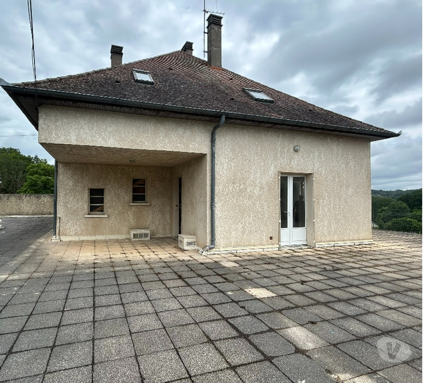 Vente Immeuble Lot Gourdon - 46300 - Photos Vivastreet MAISON COMPRENANT 3 LOGEMENTS SUR 2 NIVEAUX