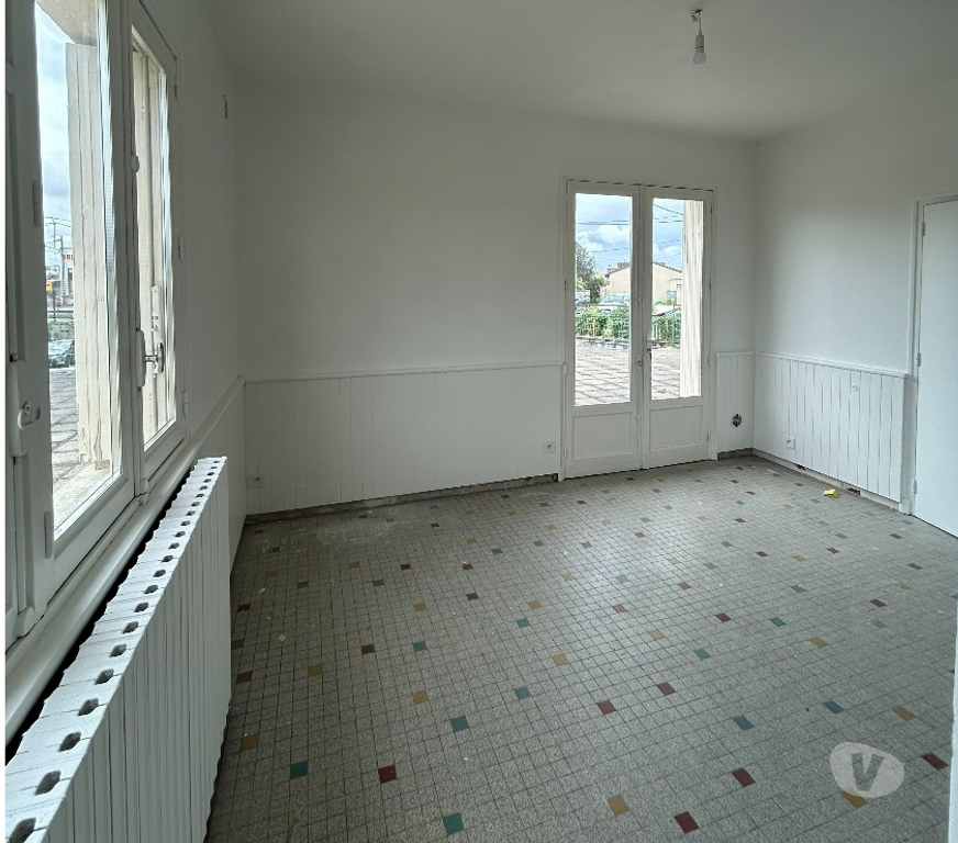 Vente Immeuble Lot Gourdon - 46300 - Photos Vivastreet MAISON COMPRENANT 3 LOGEMENTS SUR 2 NIVEAUX