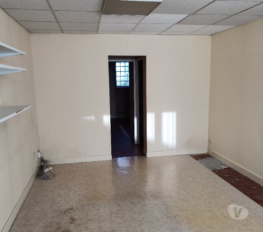 Vente Immeuble Cher Preveranges - 18370 - Photos Vivastreet bureaux transformables en habitation