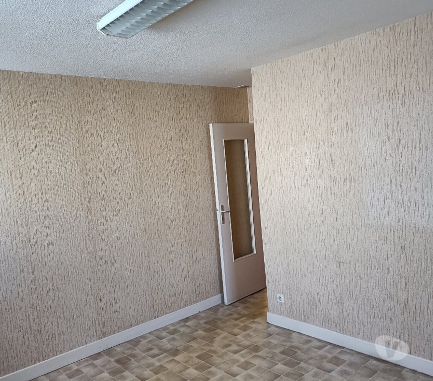 Vente Immeuble Cher Preveranges - 18370 - Photos Vivastreet bureaux transformables en habitation