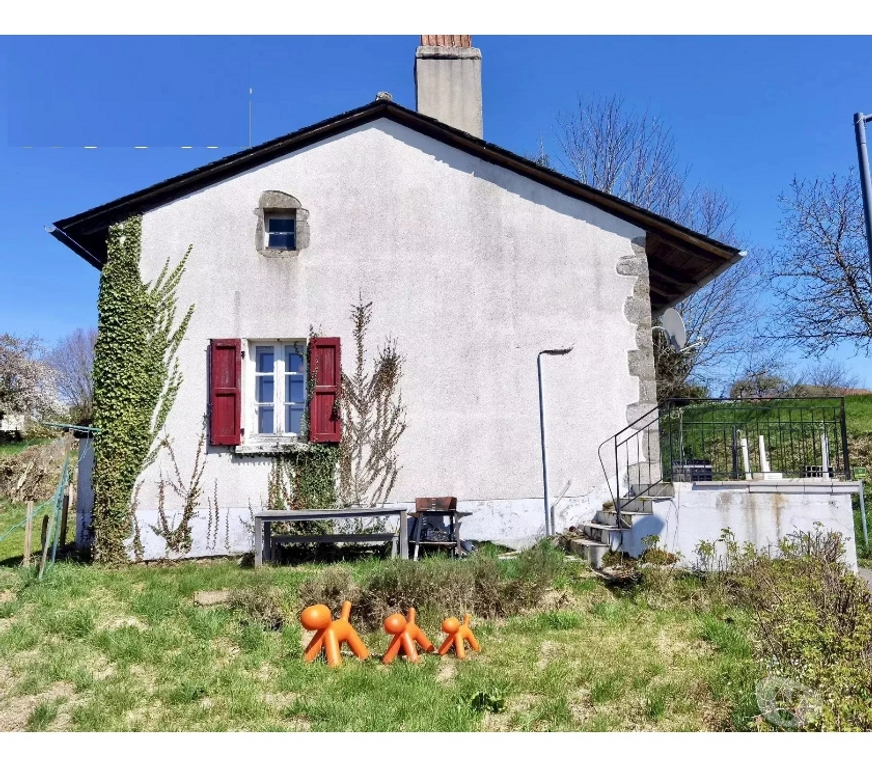 Vente Maison Cantal Omps - 15290 - Photos Vivastreet Maison à rénover avec beau potentiel