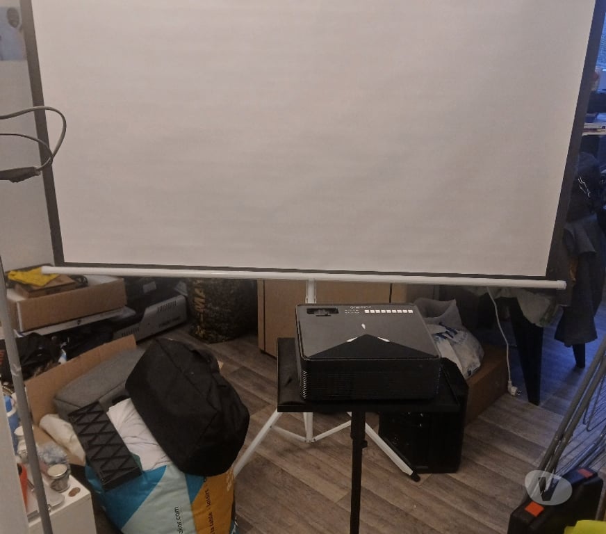 Photo - Video - Son Seine-et-Marne Chelles - 77500 - Photos Vivastreet Vend Vidéoprojecteur et sont equipement