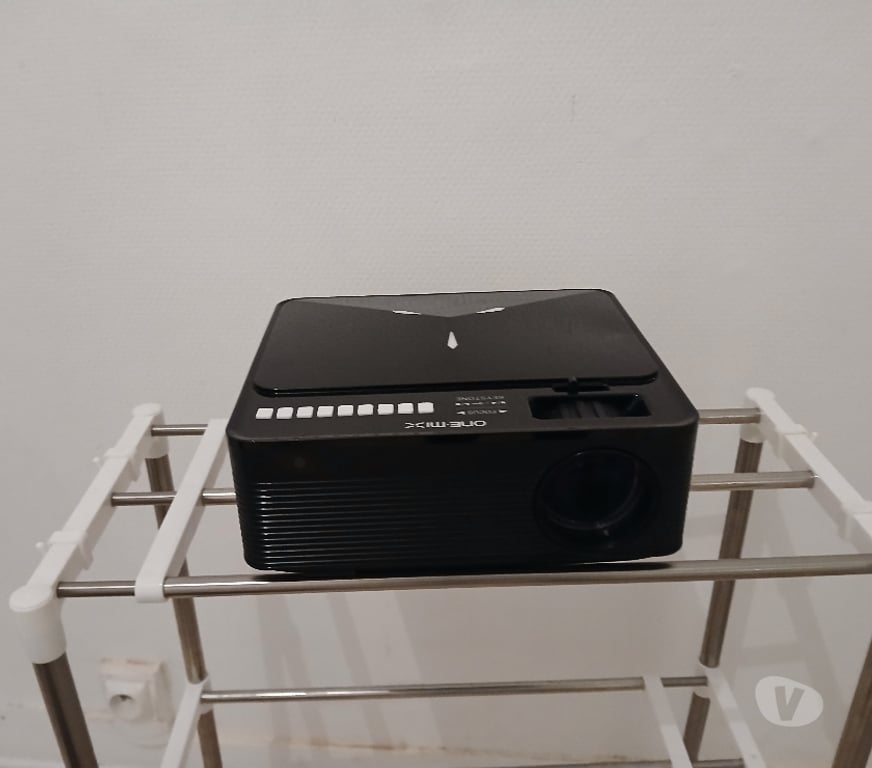 Photo - Video - Son Seine-et-Marne Chelles - 77500 - Photos Vivastreet Vend Vidéoprojecteur et sont equipement