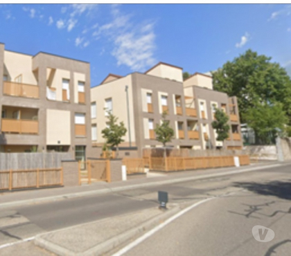 Location parking & garage Pierre Benite Rhône - Photos Vivastreet garage box fermé sécurisé