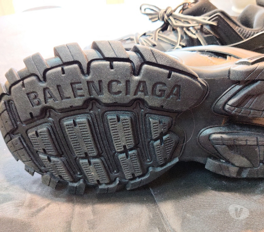 Chaussures Loire-Atlantique Bouguenais - 44340 - Photos Vivastreet Balanciaga track noir