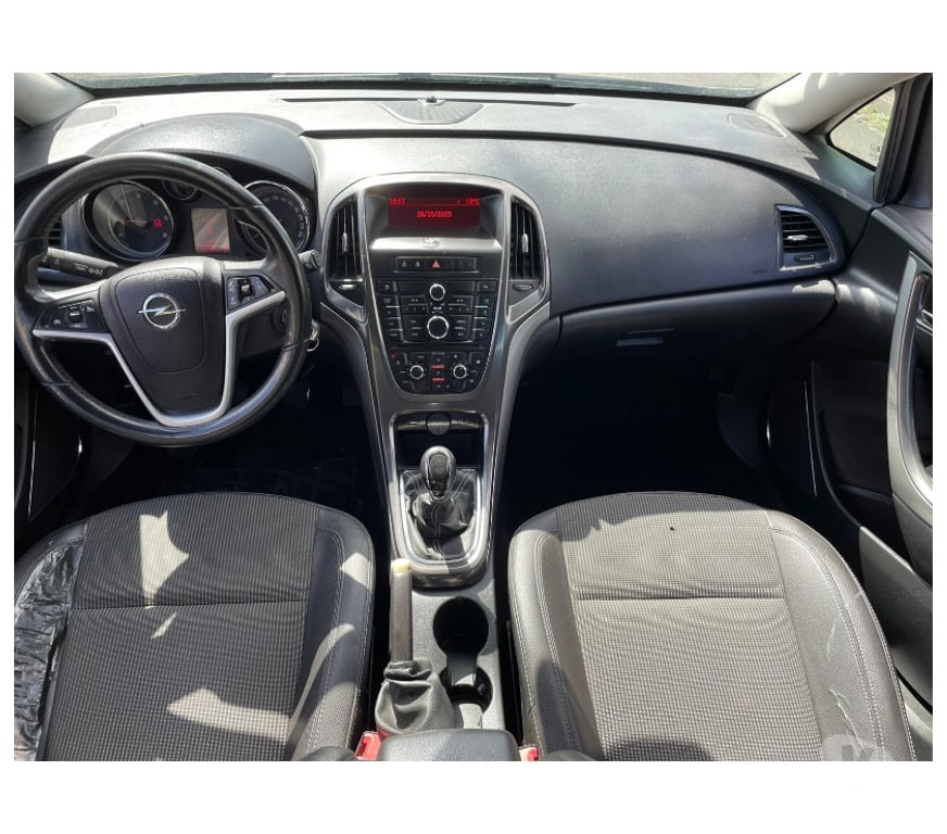 Voiture d'occasion Seine-Saint-Denis Villemomble - 93250 - Photos Vivastreet Opel Astra 1.7 CDTI 110CV