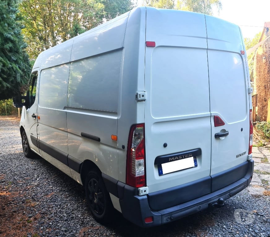 Véhicules commerciaux & utilitaires d'occasion Puy-de-Dôme Aydat - 63970 - Photos Vivastreet Renault Master III 2.3L DCi 125 - L2H2 - Crit' Air 2