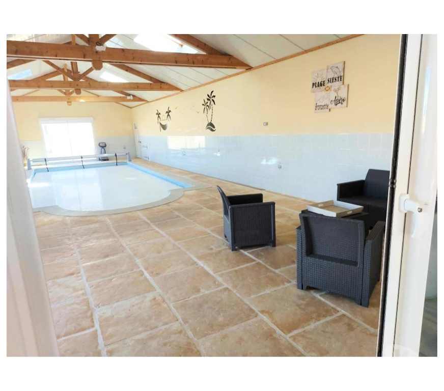 Vente Maison Deux-Sèvres Rom - 79120 - Photos Vivastreet Maison Villa 2008 de 240m2 +120m2 espace Piscine Intétieure