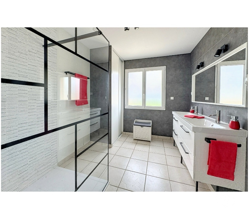 Vente Maison Deux-Sèvres Rom - 79120 - Photos Vivastreet Maison Villa 2008 de 240m2 +120m2 espace Piscine Intétieure