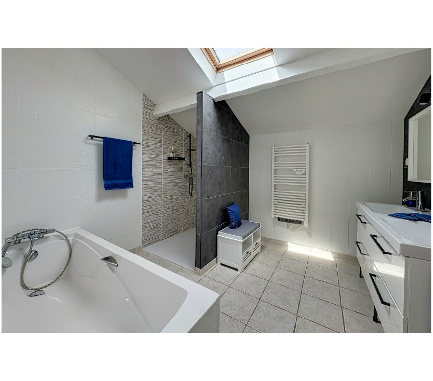 Vente Maison Deux-Sèvres Rom - 79120 - Photos Vivastreet Maison Villa 2008 de 240m2 +120m2 espace Piscine Intétieure