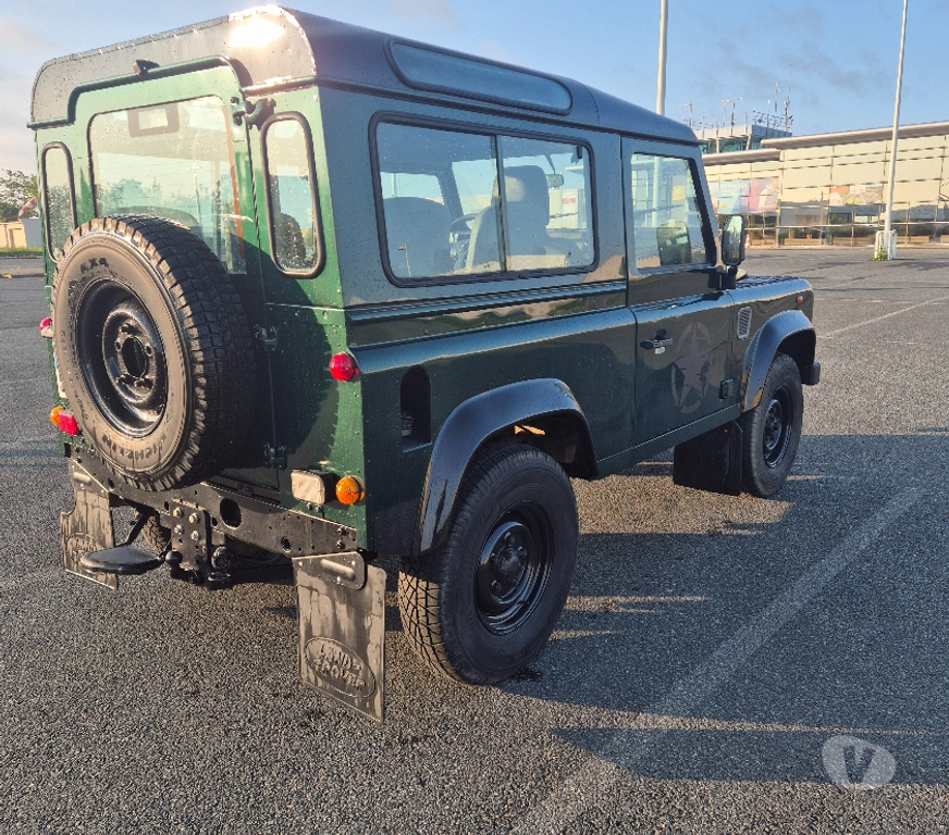 Voiture d'occasion Côtes-d'Armor Lannion - Photos Vivastreet Land rover defender td5