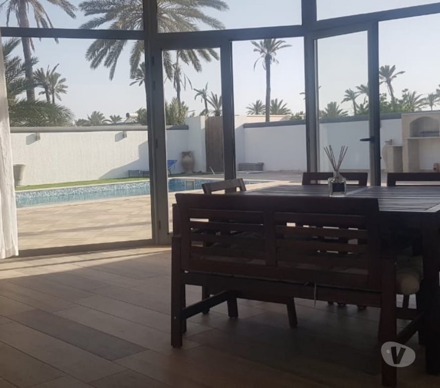 Vente Maison Tunisie - Photos Vivastreet Très belle villa avec piscine