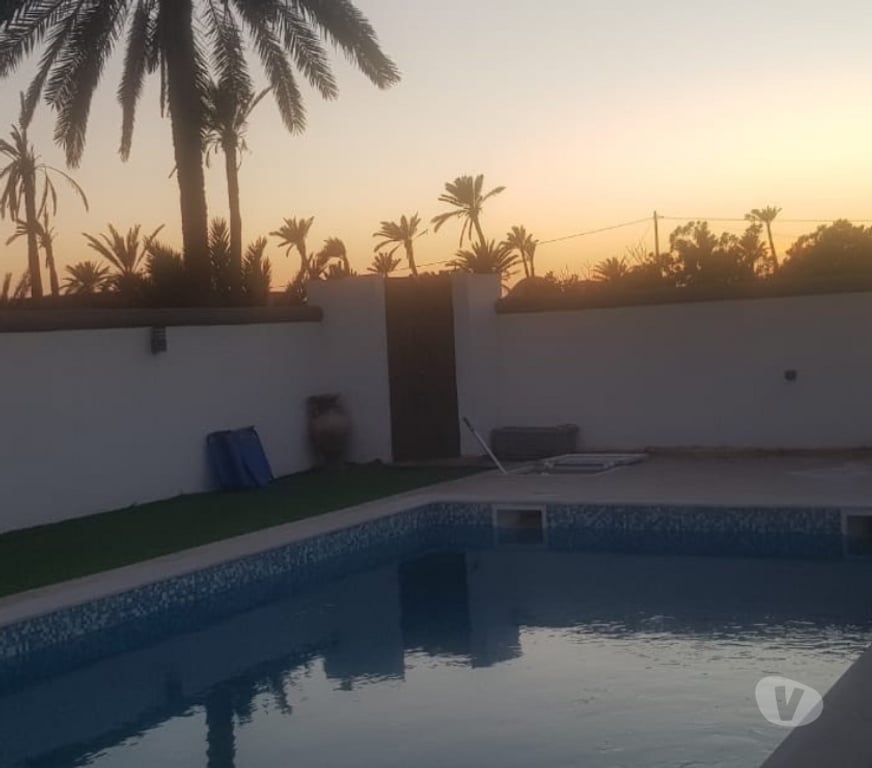 Vente Maison Tunisie - Photos Vivastreet Très belle villa avec piscine