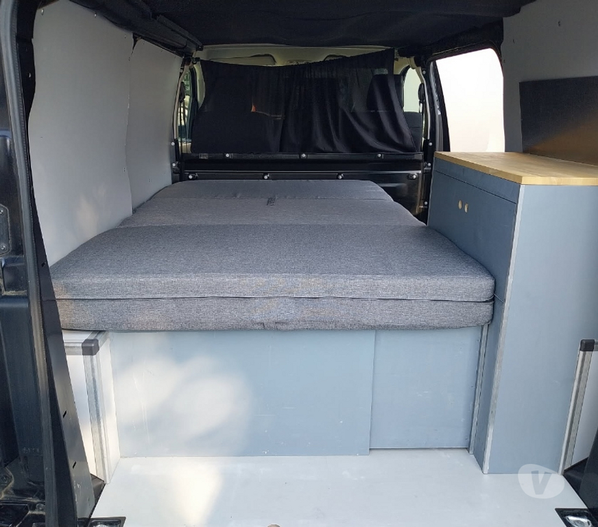 Véhicules commerciaux & utilitaires d'occasion Deux-Sèvres Bessines - 79000 - Photos Vivastreet Peugeot expert 2019 prmium Pack