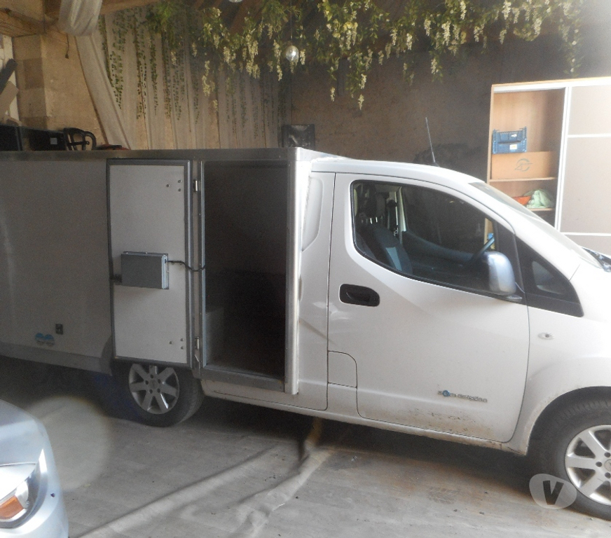 Véhicules commerciaux & utilitaires d'occasion Loiret Saran - 45770 - Photos Vivastreet utilitaire Nissan e 200 électrique pour 260 km par jour
