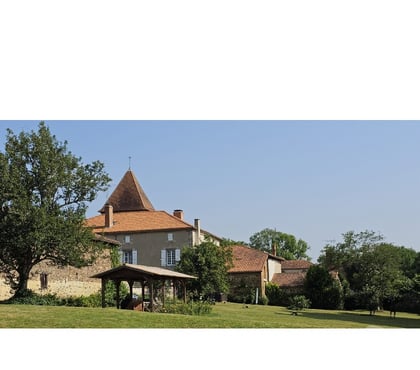 Achat maison Oradour Fanais Charente - Photos Vivastreet Maison de Maître avec gîte & dépendances
