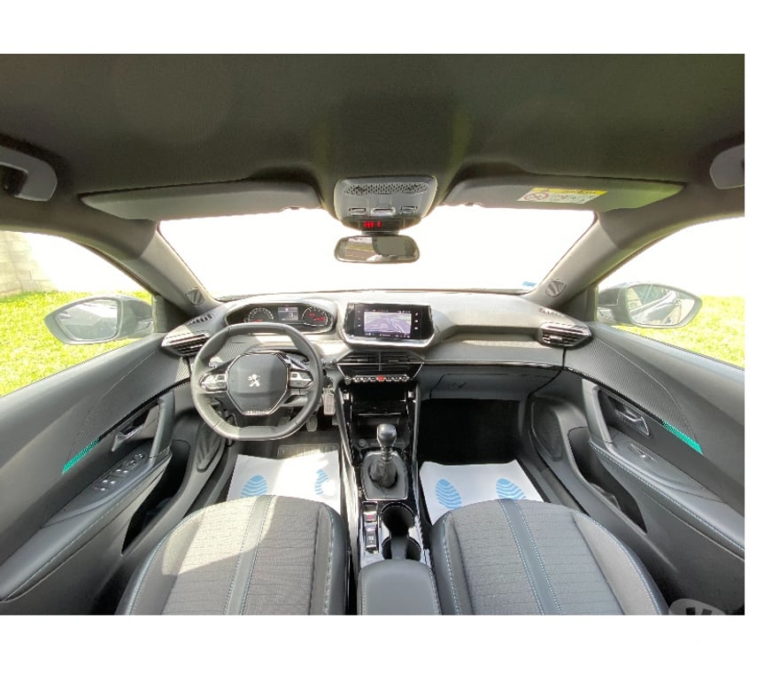 Voiture d'occasion Oise Nogent sur Oise - 60180 - Photos Vivastreet PEUGEOT 2008 ALLURE 130 CH ESSENCE BVM6 AN 2023 8620 KM