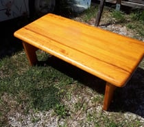 Table basse en pin massif