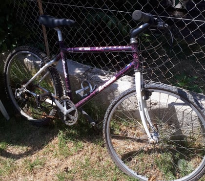 Matériel de sport Aubagne Bouches-du-Rhône - Photos Vivastreet Vélo VTT marque arcade vendu dans l'état