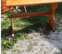 Table de cuisine en bois en bon état