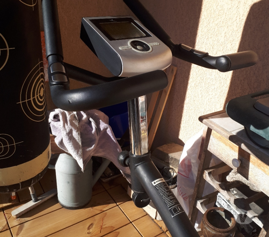 Matériel de sport Bouches-du-Rhône Aubagne - 13400 - Photos Vivastreet Vélo d'appartement réf VM 680