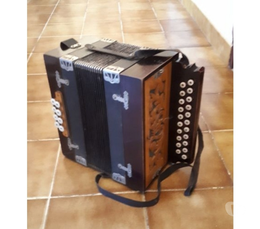 Instruments de musique Bouches-du-Rhône Aubagne - 13400 - Photos Vivastreet Accordéon ancien en bon état