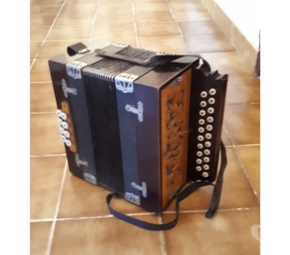 Instruments de musique Aubagne Bouches-du-Rhône - Photos Vivastreet Accordéon ancien en bon état