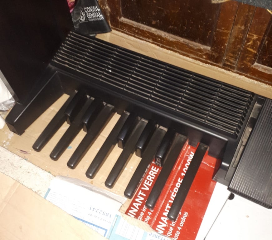 Instruments de musique Bouches-du-Rhône Aubagne - 13400 - Photos Vivastreet Orgue Yamaha ME 35 peu servi état neuf