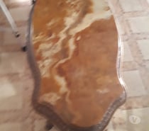 Table basse en marbre avec pied en bronze