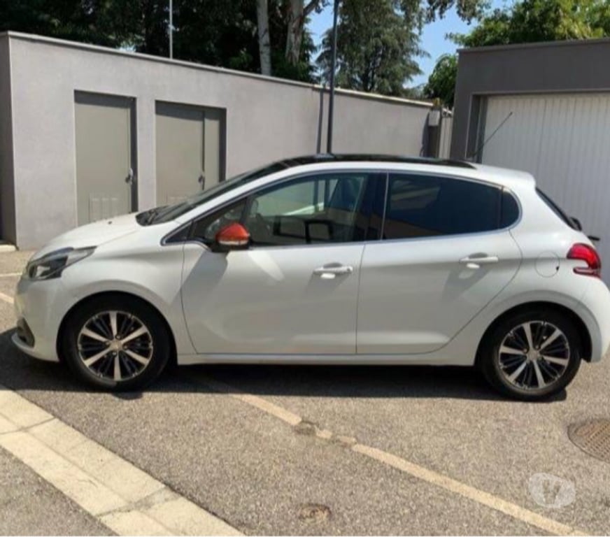 Voiture d'occasion Haute-Garonne Toulouse - Photos Vivastreet Peugeot 208 édition Roland Garros