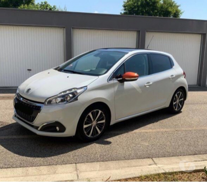 Voiture d'occasion Toulouse Toulouse - Photos Vivastreet Peugeot 208 édition Roland Garros
