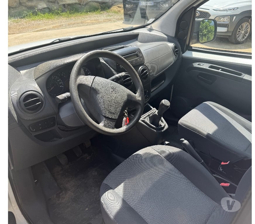 Véhicules commerciaux & utilitaires d'occasion Haute-Corse Venzolasca - 20215 - Photos Vivastreet Peugeot Bipper diesel
