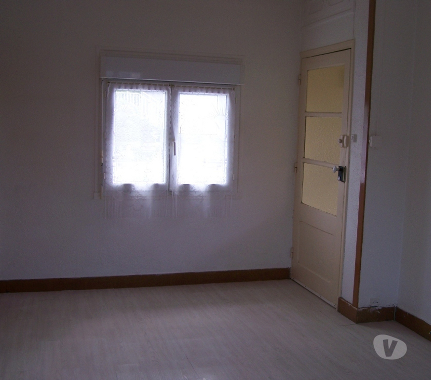 Location maison Seine-Maritime Eu - 76260 - Photos Vivastreet Loue à Eu petite maison - 50m2 (1 chambre)