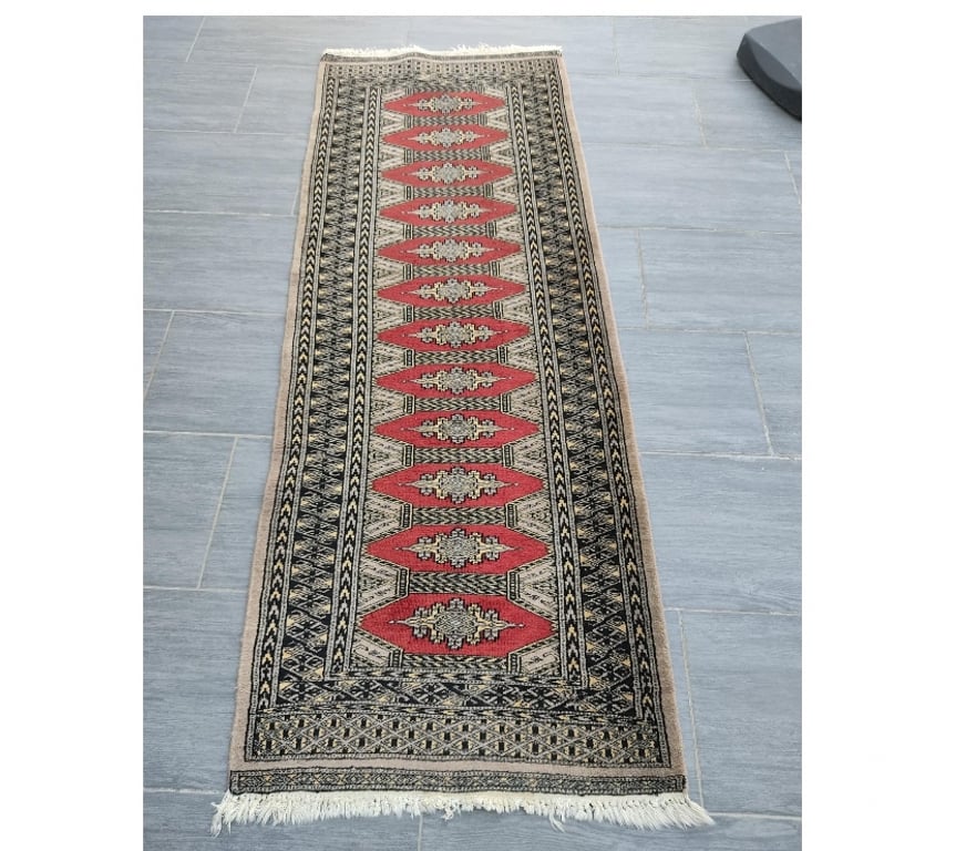 Décoration - art Vendée Soullans - 85300 - Photos Vivastreet Tapis galerie Baloutche