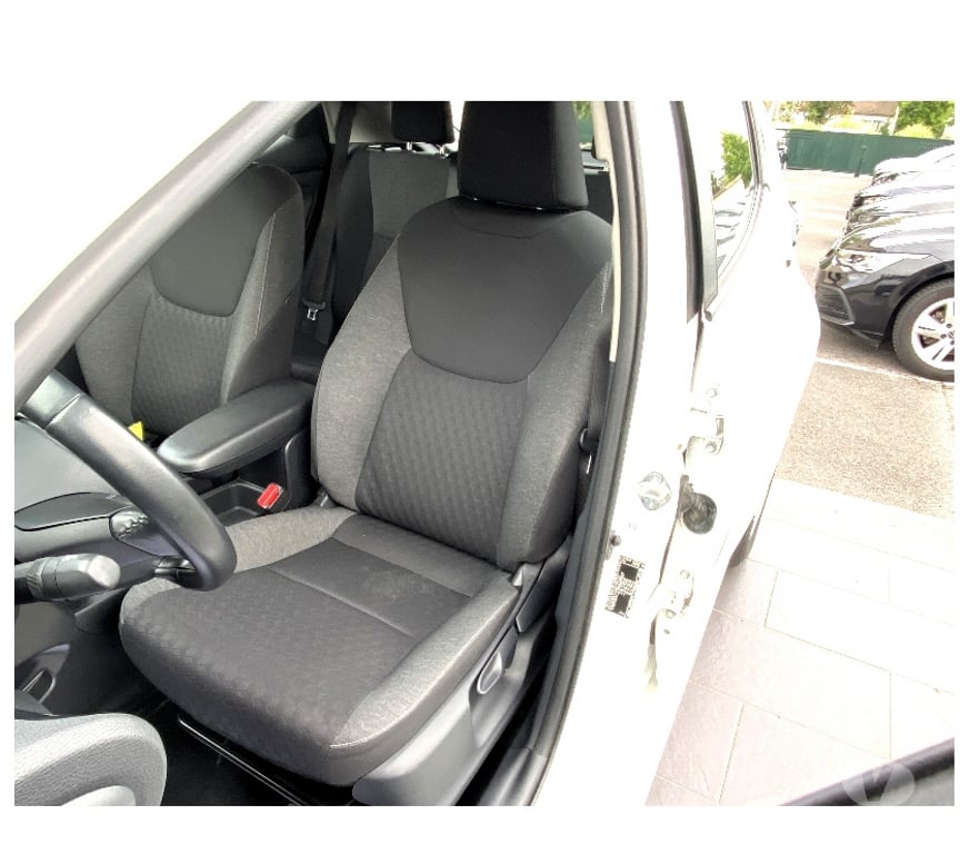 Voiture d'occasion Oise Nogent sur Oise - 60180 - Photos Vivastreet TOYOT AYARIS HYBRIDE DYNAMIC BUSINESS BEYOND 116H 1.5L