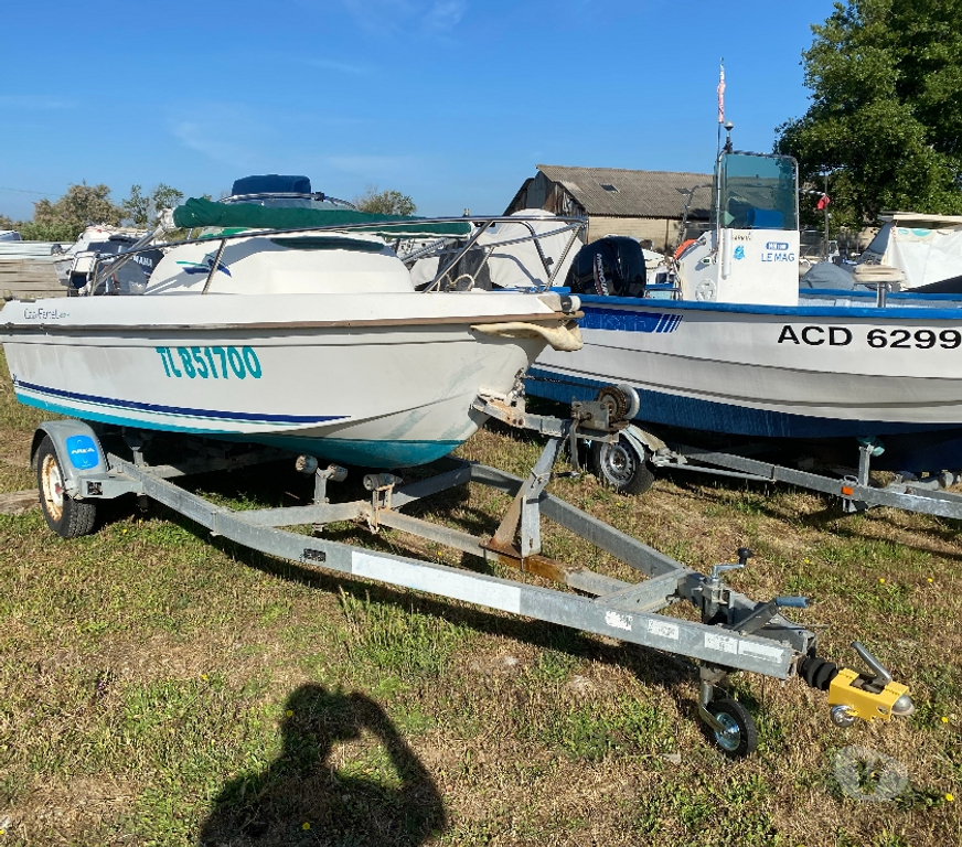 Bateaux à moteur Bouches-du-Rhône St Remy de Provence - 13210 - Photos Vivastreet Vds bateau B2 Marine 452 wa